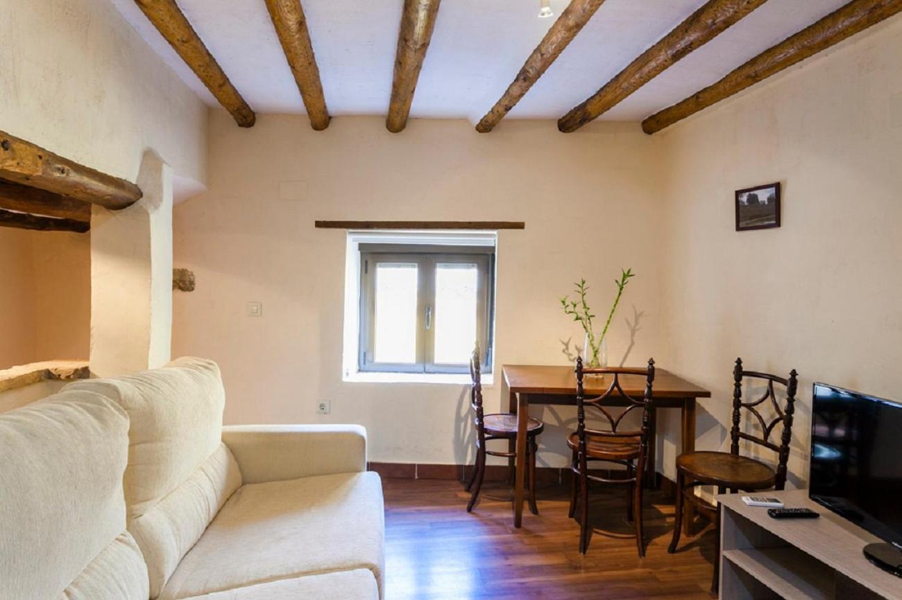 Apartamentos Casa Samper Santa Eulalia de Gallego Bilik gambar